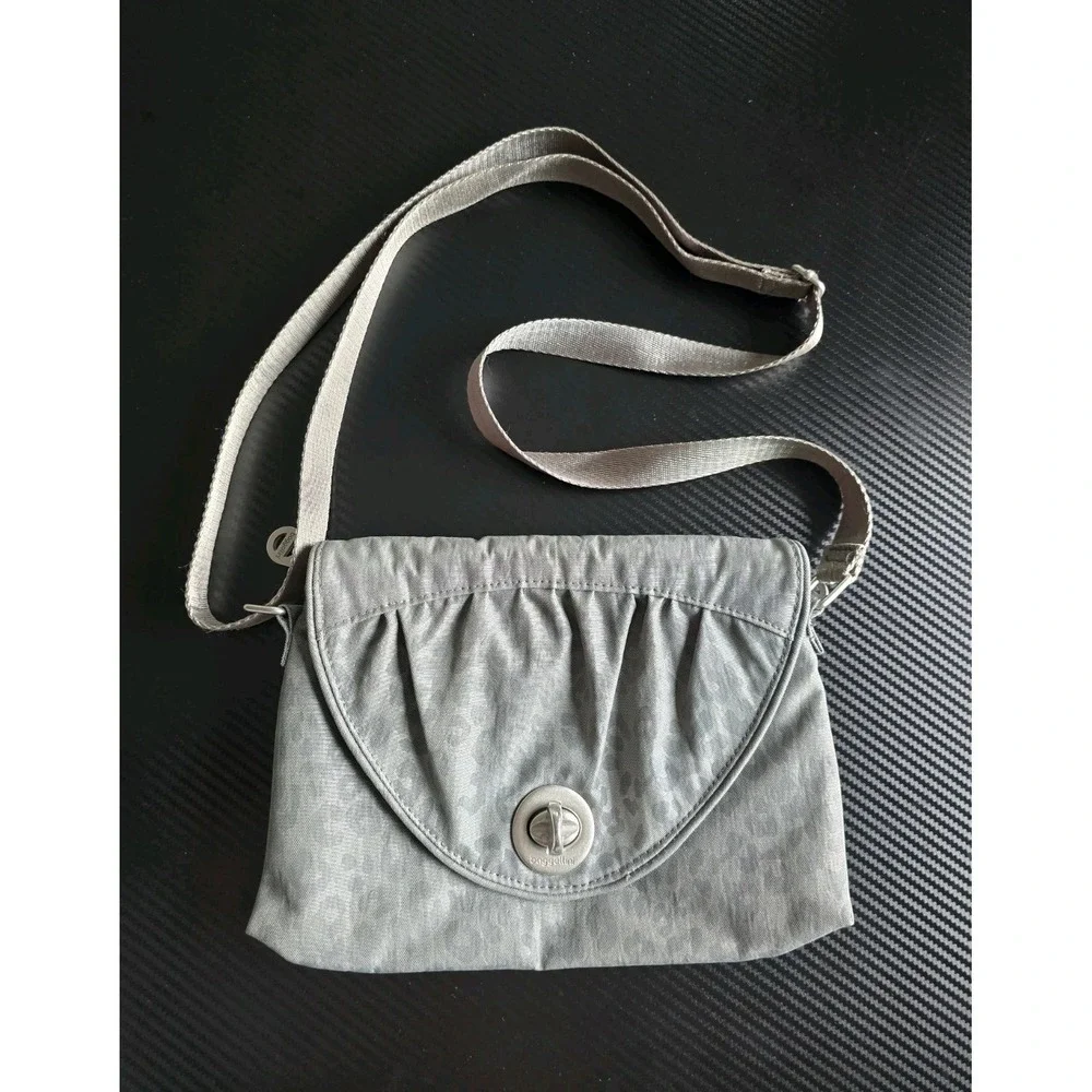 Baggallini Gray Nylon Crossbody Messenger Travel Bag Turn Lock Lightweight
